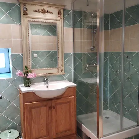 Les Fleurs D'ans Bed & Breakfast 3*