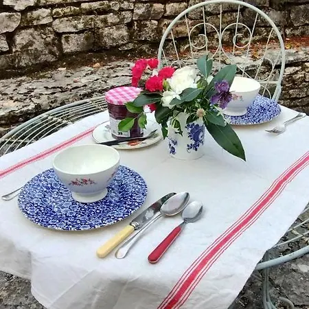 Les Fleurs D'ans Bed & Breakfast